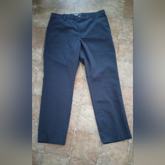 NWOT Amazon Essentials Slim-Fit Wrinkle-Resistant Flat-Front Chino Pant - Picture 2 of 14